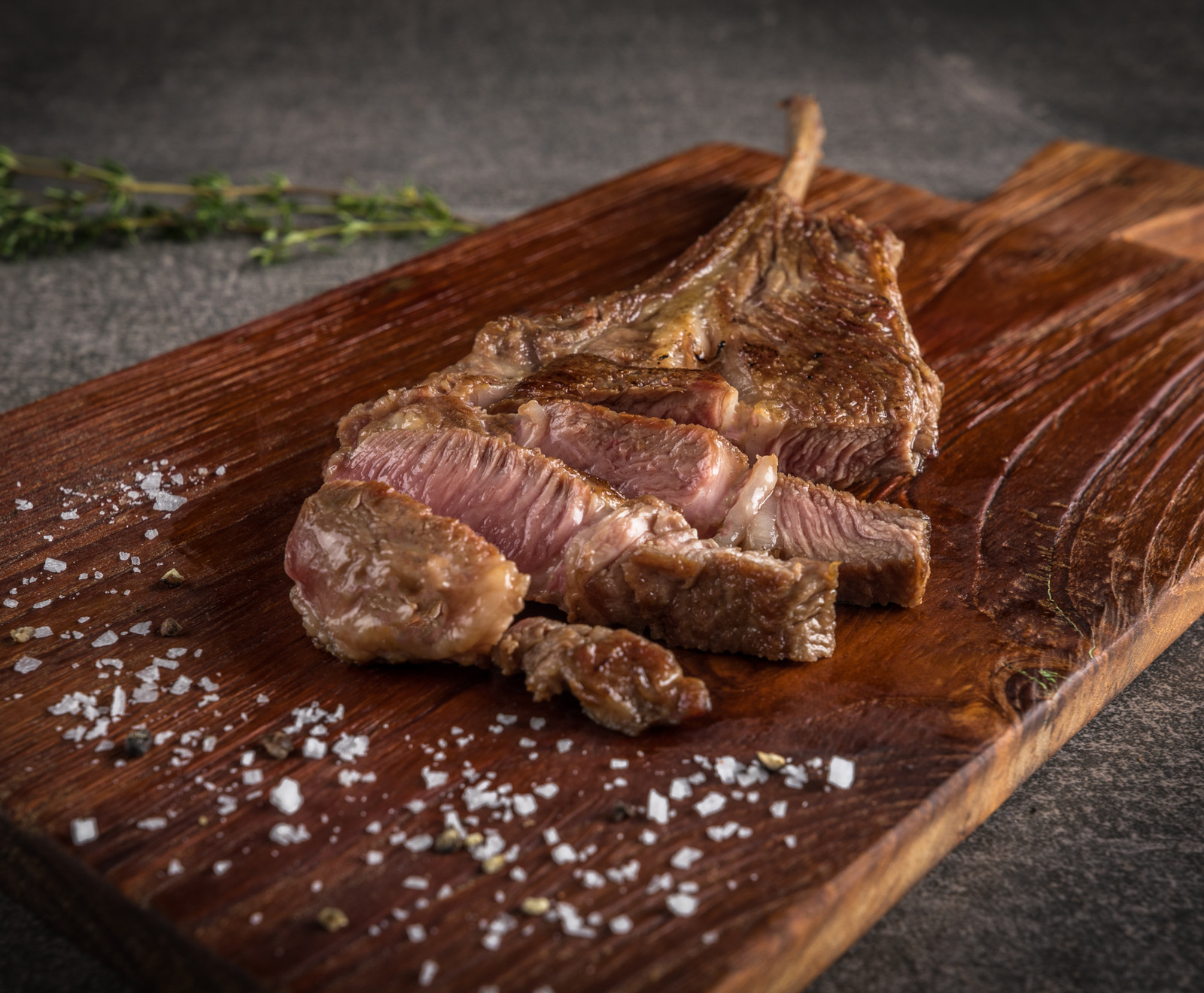 DonCarne_Irische-Salzwiesenlamm-Tomahawks-***-Tomahawk-5-Stuck-je-100g-(4398eurokg)