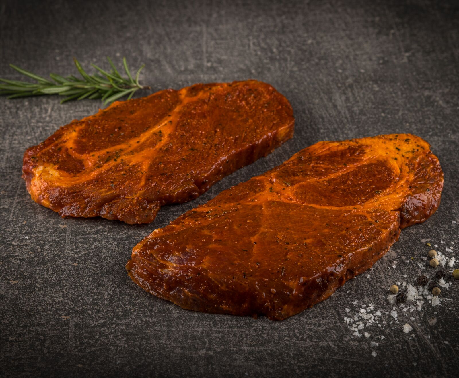 Niederrh. Duroc Nackensteaks mariniert