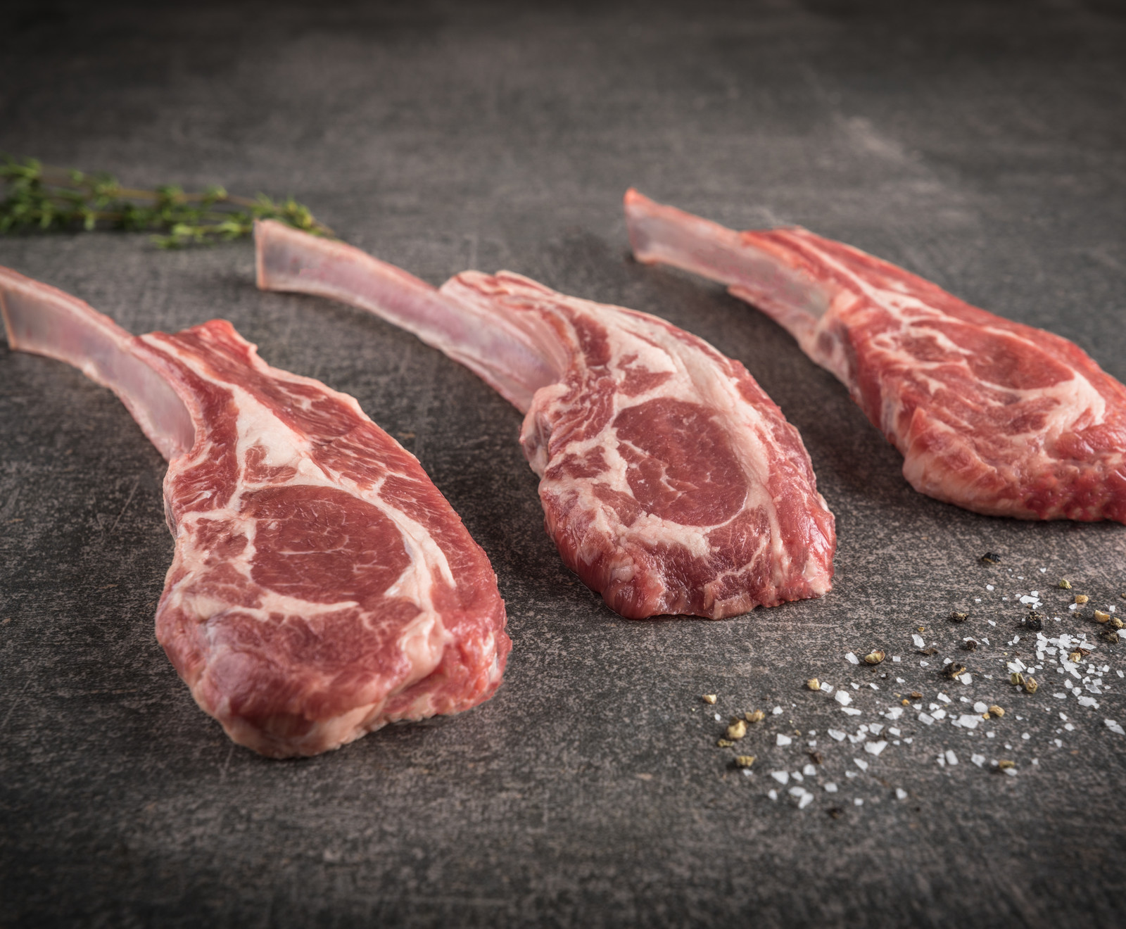 DonCarne_Irische-Salzwiesenlamm-Tomahawks-***-Tomahawk-5-Stuck-je-100g-(4398eurokg)