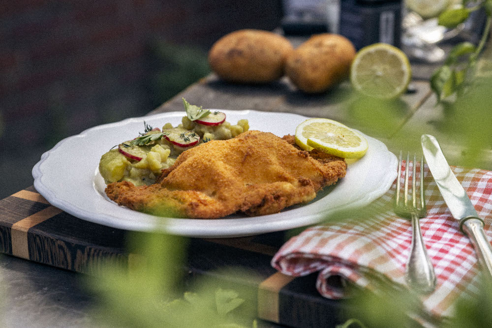 Leckeres Wiener Schnitzel mit Kartoffelsalat