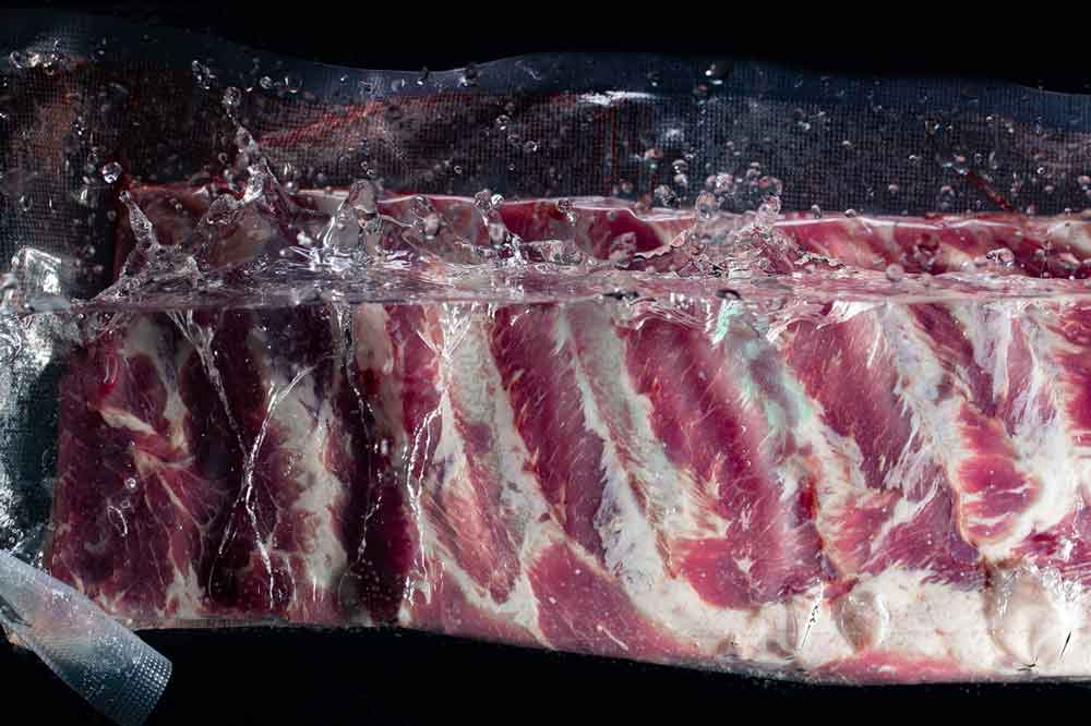 Rippchen im Sous Vide Behälter
